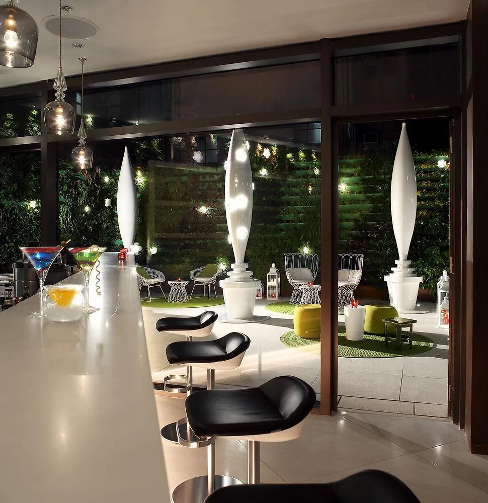 Hotel Mira Moon Hongkong 5*,